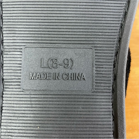 Kooba black quilted slippers with faux fur lining and trim Large (8-9) - Picture 6 of 9